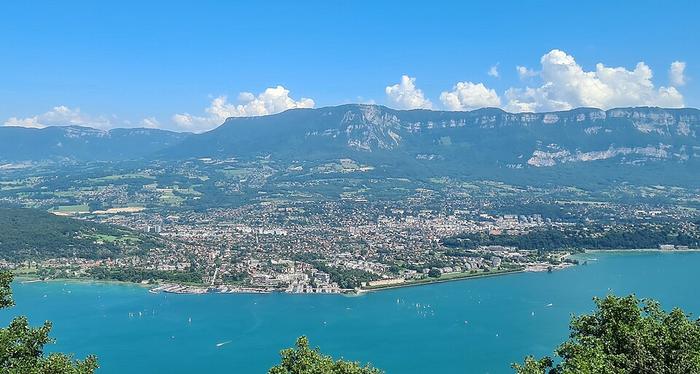 Aix-les-Bains - Immobilier - CENTURY 21 Alp-Immo-Confiance - Aix-les-Bains_depuis_La_Chapelle-du-Mont-du-Chat