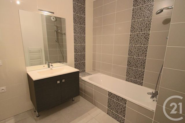 Appartement T3 à louer - 3 pièces - 63.8 m2 - AIX LES BAINS - 73 - RHONE-ALPES - Century 21 Alp-Immo-Confiance