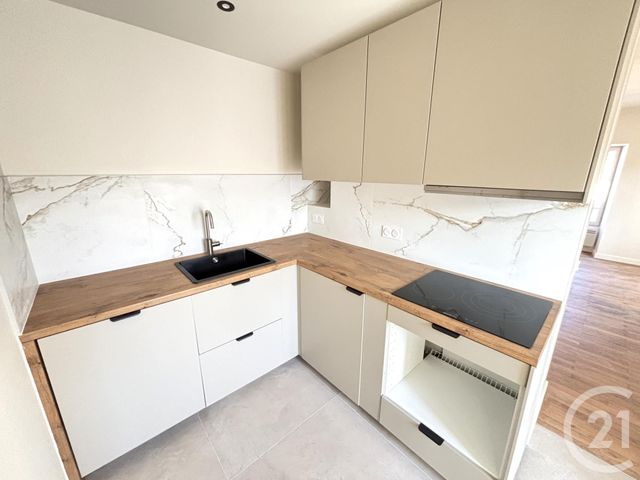 Appartement T3 à louer - 3 pièces - 49.76 m2 - AIX LES BAINS - 73 - RHONE-ALPES - Century 21 Alp-Immo-Confiance