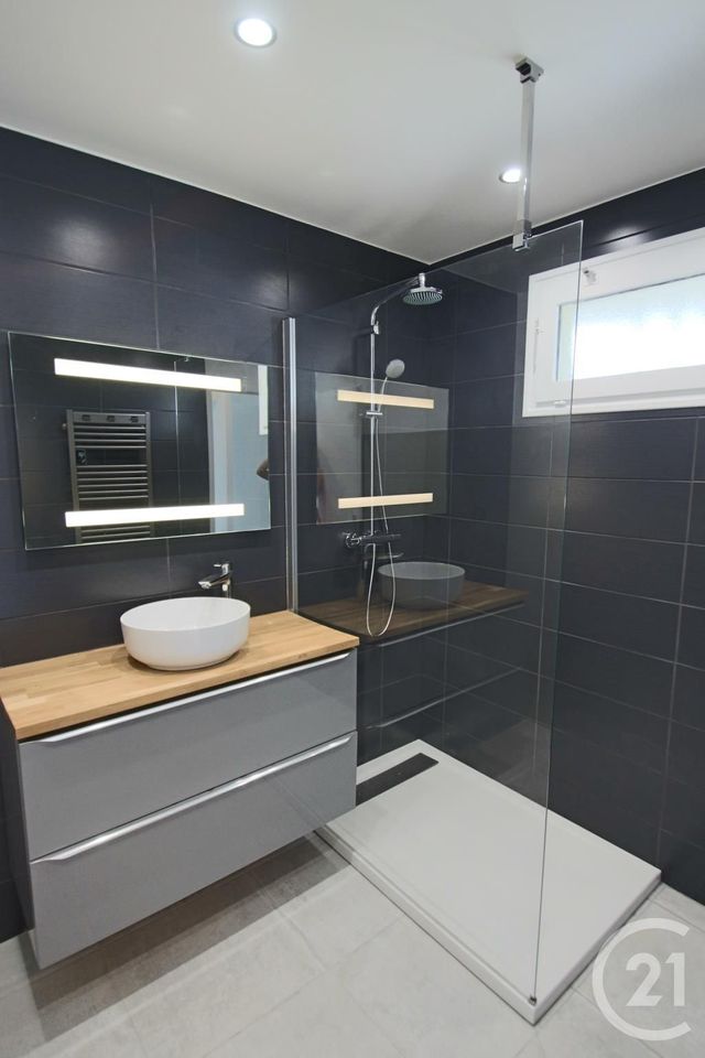 Appartement T3 à louer - 3 pièces - 67.32 m2 - AIX LES BAINS - 73 - RHONE-ALPES - Century 21 Alp-Immo-Confiance