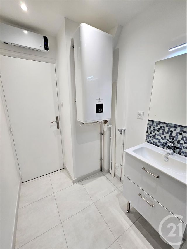 Appartement T3 à louer - 3 pièces - 63.07 m2 - CHAMBERY - 73 - RHONE-ALPES - Century 21 Alp-Immo-Confiance