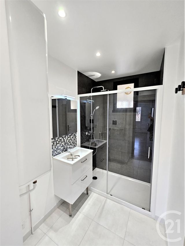 Appartement T3 à louer - 3 pièces - 63.07 m2 - CHAMBERY - 73 - RHONE-ALPES - Century 21 Alp-Immo-Confiance