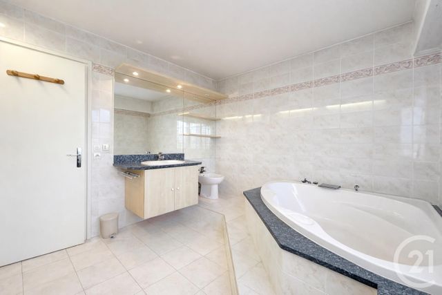 Appartement T4 à vendre - 4 pièces - 90.46 m2 - AIX LES BAINS - 73 - RHONE-ALPES - Century 21 Alp-Immo-Confiance