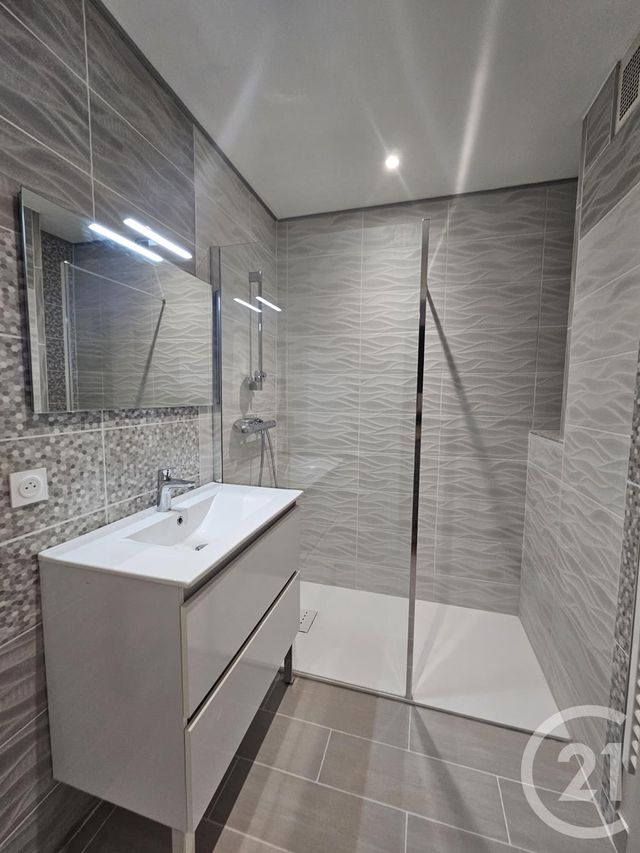 Appartement T3 à louer - 3 pièces - 61.01 m2 - AIX LES BAINS - 73 - RHONE-ALPES - Century 21 Alp-Immo-Confiance