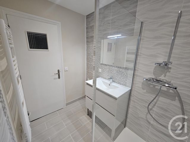 Appartement T3 à louer - 3 pièces - 61.01 m2 - AIX LES BAINS - 73 - RHONE-ALPES - Century 21 Alp-Immo-Confiance