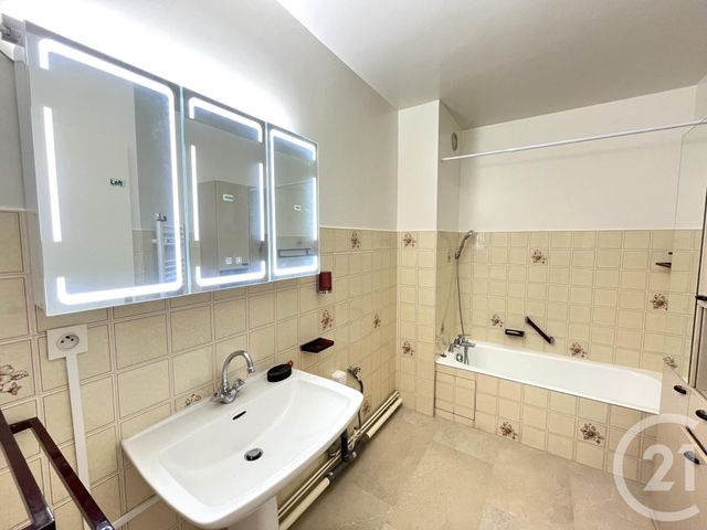 Appartement T3 à louer - 3 pièces - 69.71 m2 - AIX LES BAINS - 73 - RHONE-ALPES - Century 21 Alp-Immo-Confiance