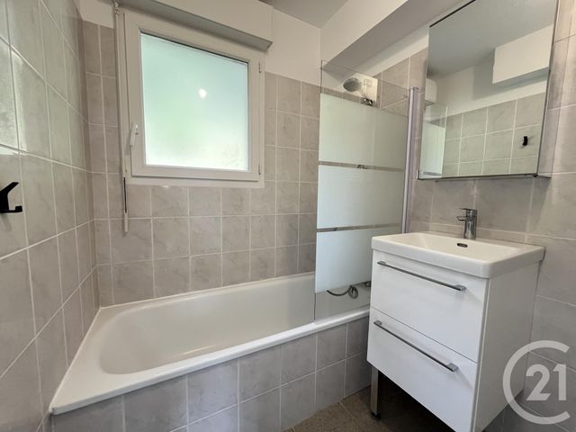 Appartement F3 à louer - 3 pièces - 64.43 m2 - SERRIERES EN CHAUTAGNE - 73 - RHONE-ALPES - Century 21 Alp-Immo-Confiance