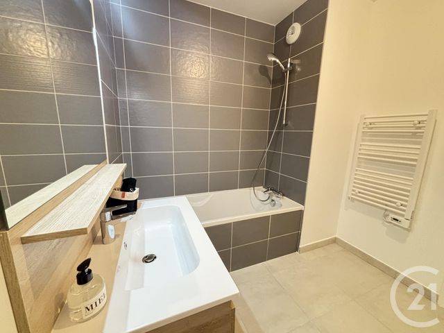 Appartement T3 à louer - 3 pièces - 61.47 m2 - AIX LES BAINS - 73 - RHONE-ALPES - Century 21 Alp-Immo-Confiance