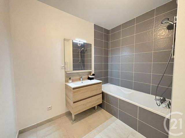 Appartement T3 à louer - 3 pièces - 61.47 m2 - AIX LES BAINS - 73 - RHONE-ALPES - Century 21 Alp-Immo-Confiance