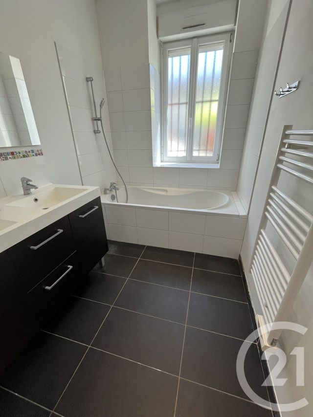 Appartement T3 à louer - 3 pièces - 65.24 m2 - AIX LES BAINS - 73 - RHONE-ALPES - Century 21 Alp-Immo-Confiance