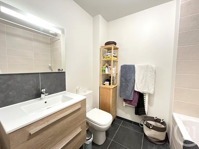 Appartement à louer - 4 pièces - 76.0 m2 - AIX LES BAINS - 73 - RHONE-ALPES - Century 21 Alp-Immo-Confiance
